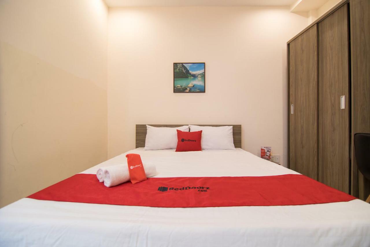 Reddoorz @ Hai Ba Trung Street Хошимин Экстерьер фото
