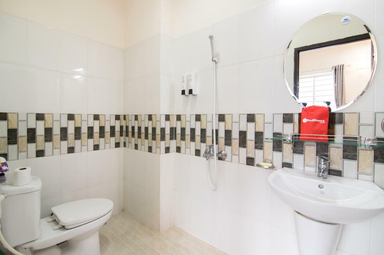 Reddoorz @ Hai Ba Trung Street Хошимин Экстерьер фото