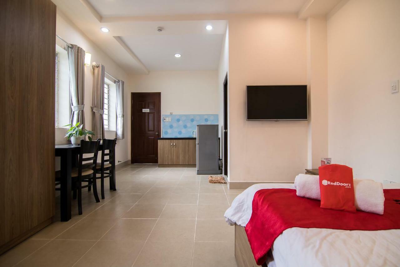 Reddoorz @ Hai Ba Trung Street Хошимин Экстерьер фото